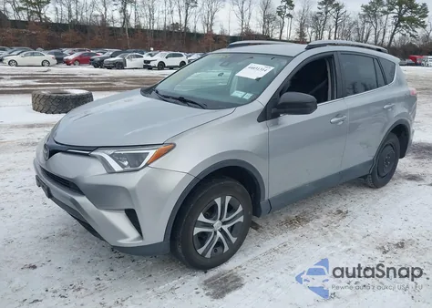 2018 Toyota Rav4 Le z USA, uszkodzony, nr VIN 2T3BFREV6JW852236